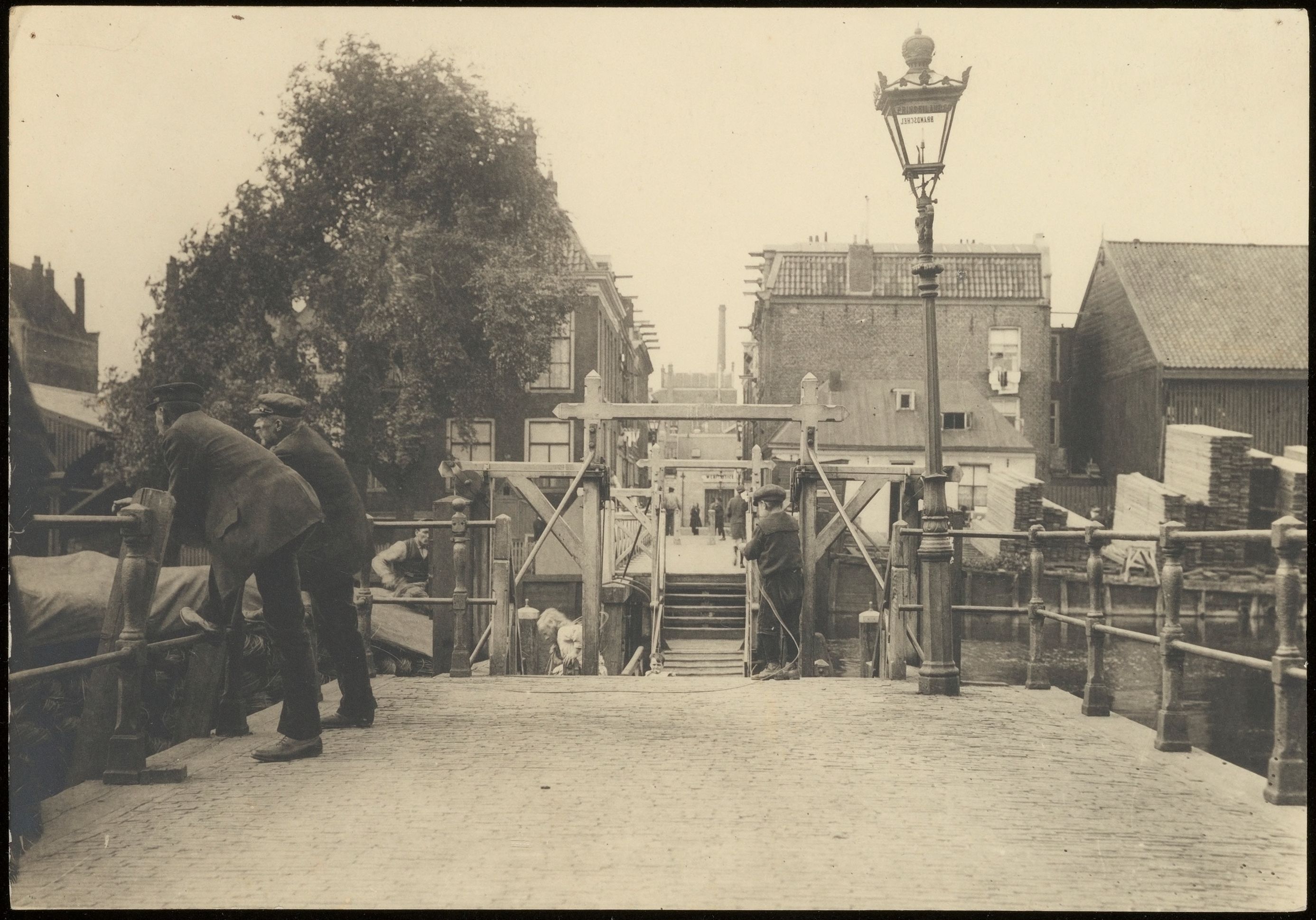 het Kippenbruggetje in 1915